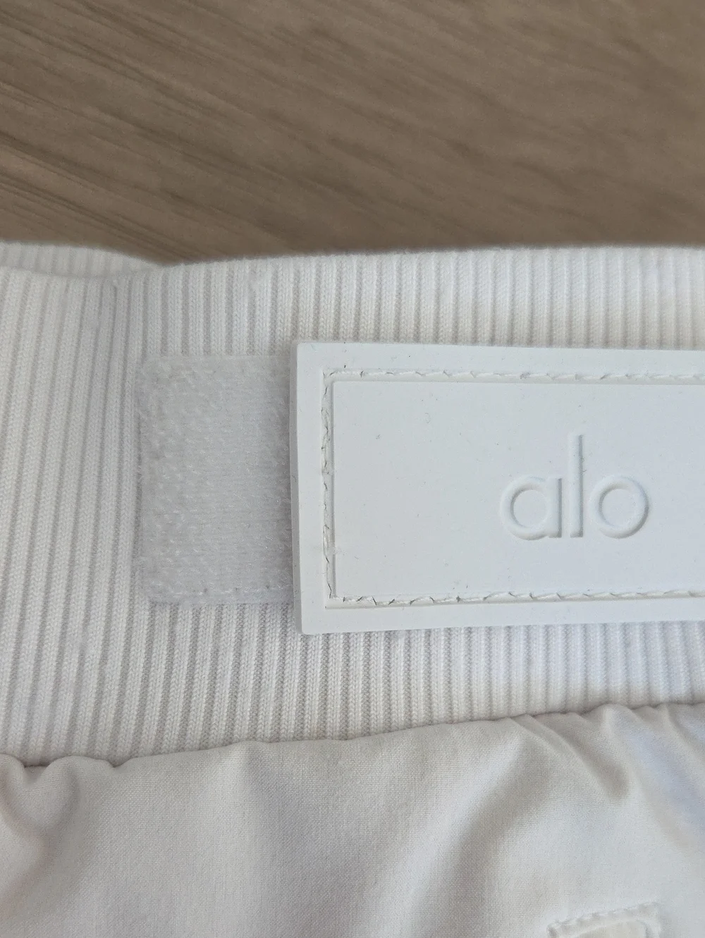 ALO Yoga stone color
